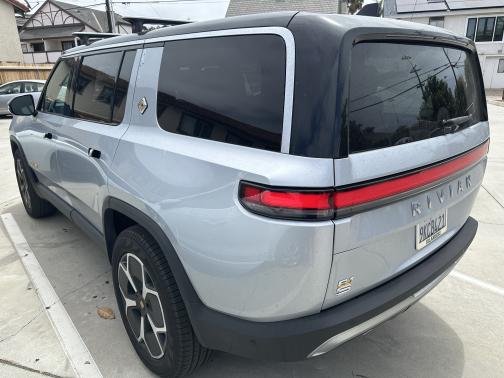 2023 Rivian R1S Adventure Quad-Motor Large Package