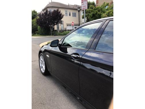 Photo 4 of 8 of 2013 BMW 528 i xDrive