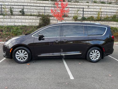 2018 Chrysler Pacifica Touring-L Plus
