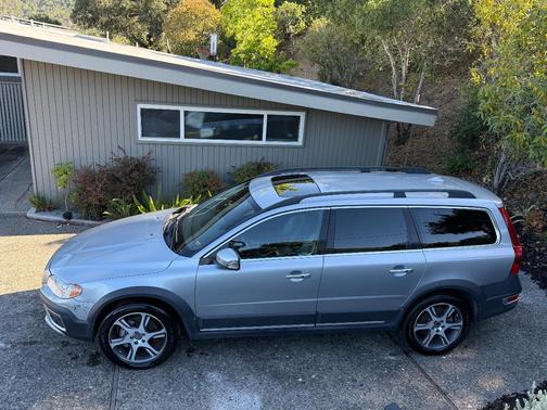 Silver 2013 Volvo XC70 T6