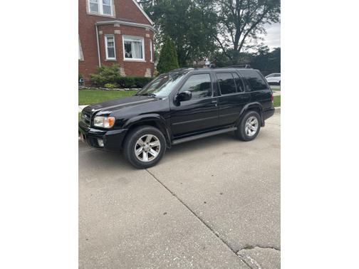2002 Nissan Pathfinder LE