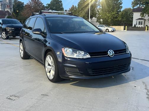 2015 Volkswagen Golf SportWagen TDI SEL 4-Door