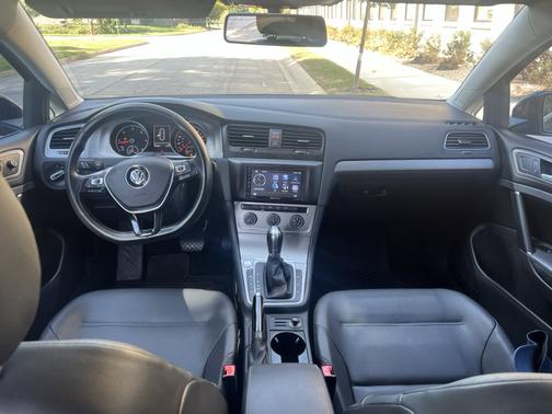 2015 Volkswagen Golf SportWagen TDI SEL 4-Door
