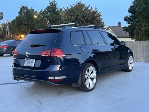 2015 Volkswagen Golf SportWagen TDI SEL 4-Door