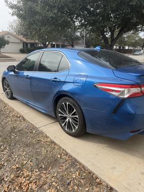 2020 Toyota Camry SE