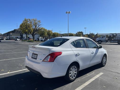 2015 Nissan Versa 1.6 SV