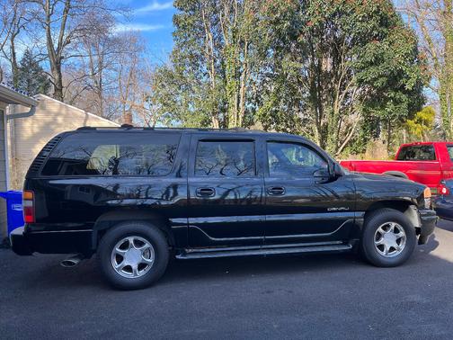 2002 GMC Yukon XL Denali
