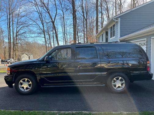 2002 GMC Yukon XL Denali