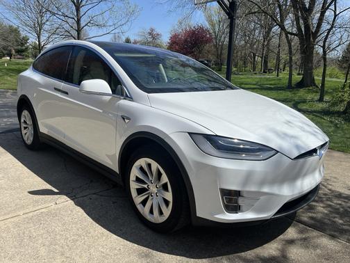 White 2018 Tesla Model X 100D