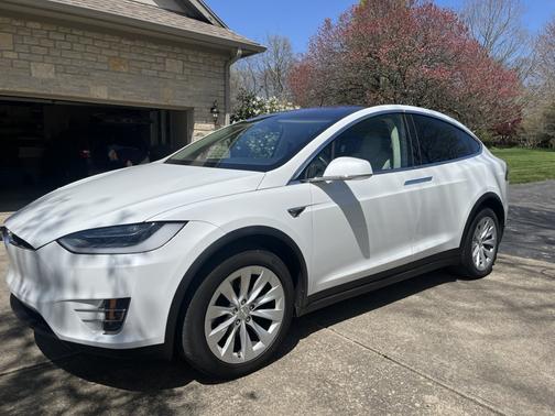White 2018 Tesla Model X 100D