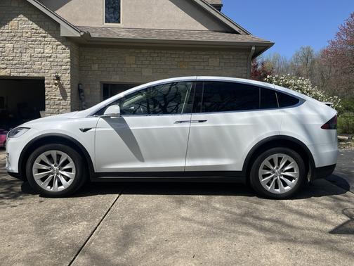 White 2018 Tesla Model X 100D