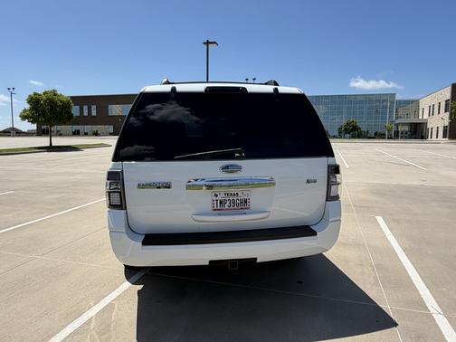 White 2010 Ford Expedition EL XLT