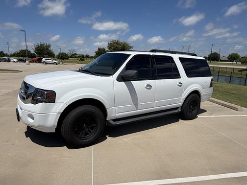 White 2010 Ford Expedition EL XLT