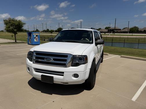 White 2010 Ford Expedition EL XLT