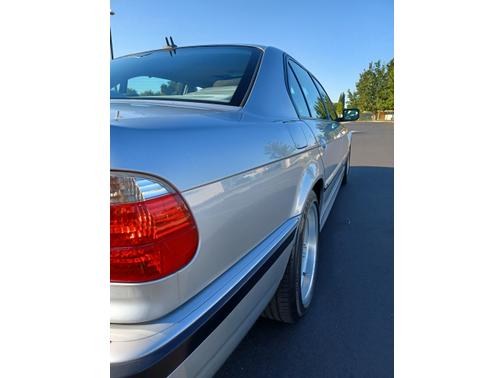 2001 BMW 740 iL