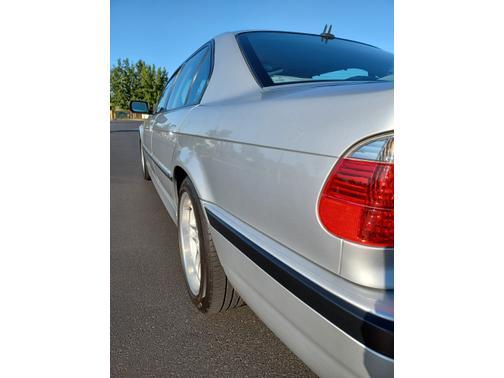 2001 BMW 740 iL