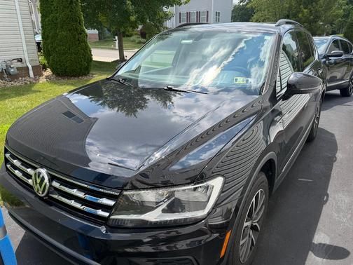 Black 2020 Volkswagen Tiguan 2.0T SE