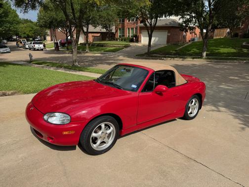 1999 Mazda MX-5 Miata Base