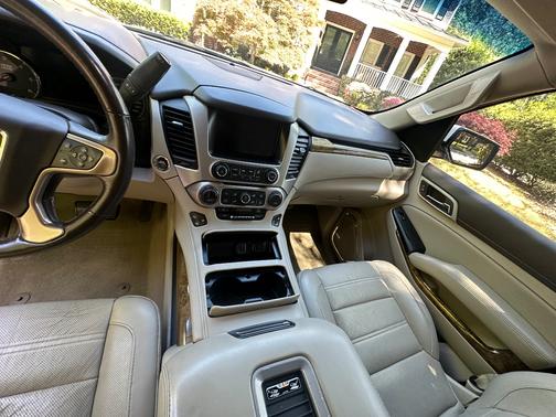 White 2017 GMC Yukon Denali