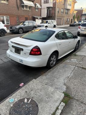 White 2006 Pontiac Grand Prix Base