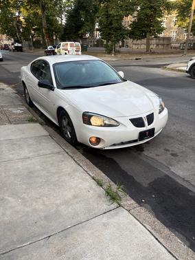 White 2006 Pontiac Grand Prix Base