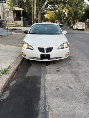 White 2006 Pontiac Grand Prix Base