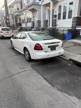 White 2006 Pontiac Grand Prix Base