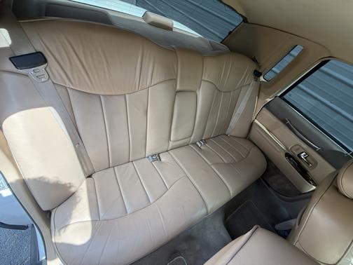 White 1997 Lincoln Town Car Executive