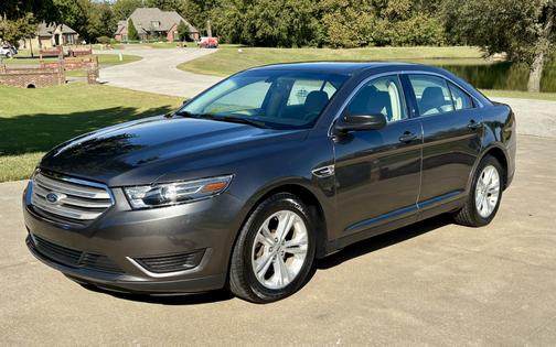 2017 Ford Taurus SE