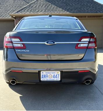 2017 Ford Taurus SE