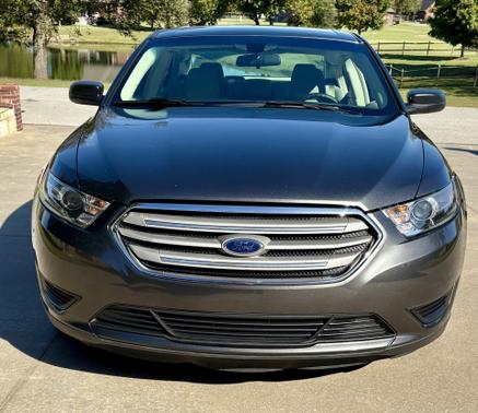 2017 Ford Taurus SE
