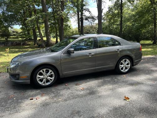 2012 Ford Fusion SE