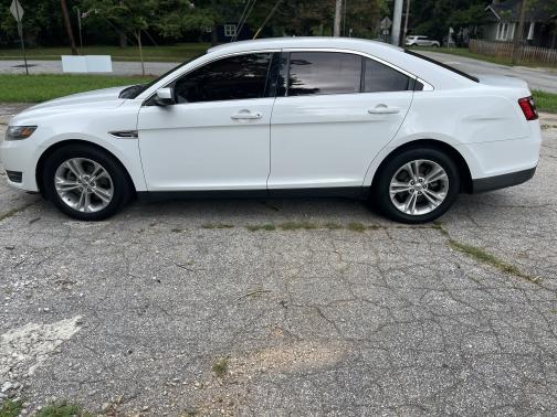 2015 Ford Taurus SEL