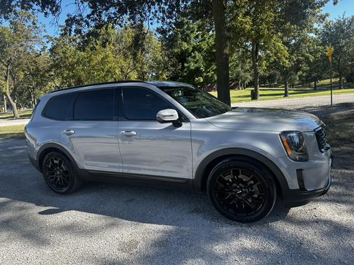 Gray 2022 Kia Telluride SX