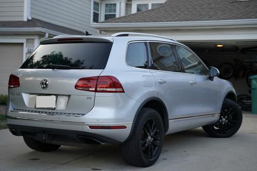 2016 Volkswagen Touareg VR6 Lux