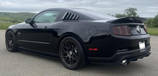 Black 2011 Ford Mustang GT Premium