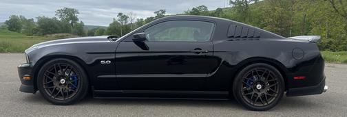 Black 2011 Ford Mustang GT Premium