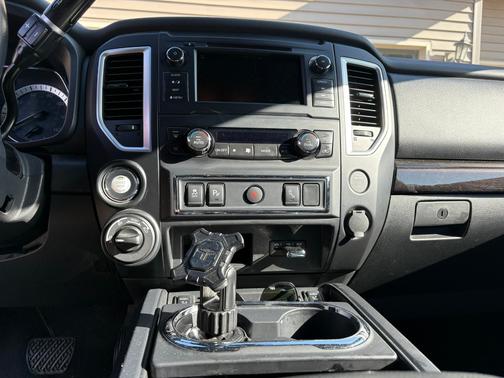 2019 Nissan Titan SV