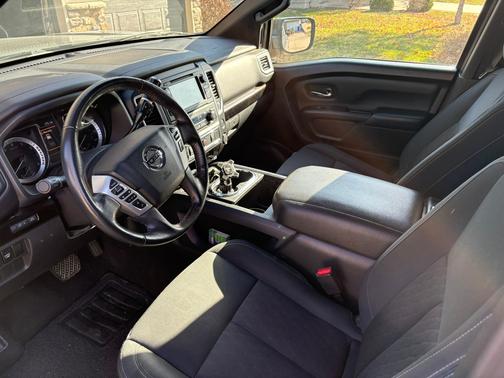 2019 Nissan Titan SV