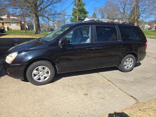 2008 Kia Sedona LX