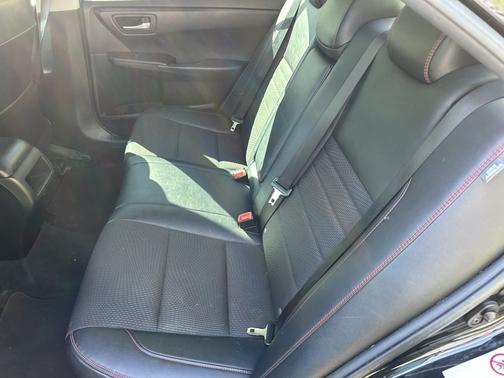 Black 2016 Toyota Camry SE