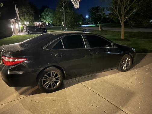 Black 2016 Toyota Camry SE