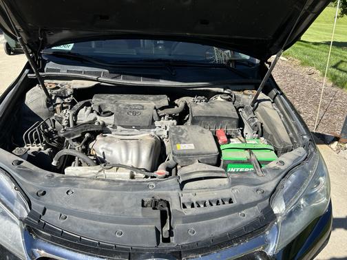 Black 2016 Toyota Camry SE