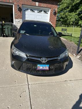 Black 2016 Toyota Camry SE