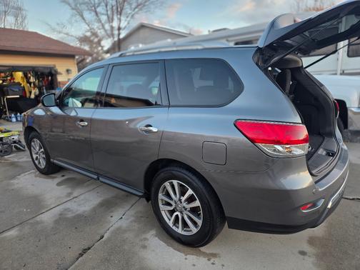 2015 Nissan Pathfinder SV