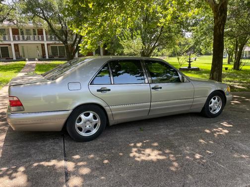 Gold 1999 Mercedes-Benz S-Class S420