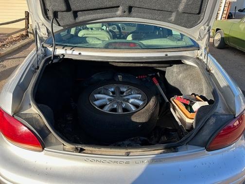 2004 Chrysler Concorde Limited