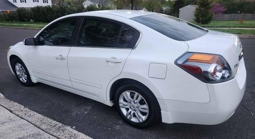 White 2012 Nissan Altima 2.5 SL
