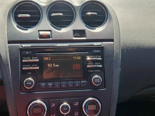 White 2012 Nissan Altima 2.5 SL