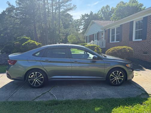 Gray 2022 Volkswagen Jetta 1.4T Sport